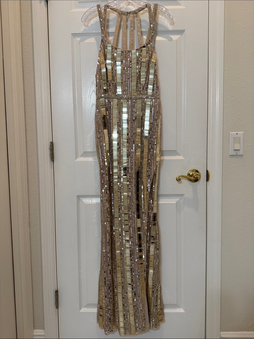 Mac Duggal 93981 Gold and Silver Halter Neck Embellished Detailed Back Gown Sz 6 - Picture 8 of 15